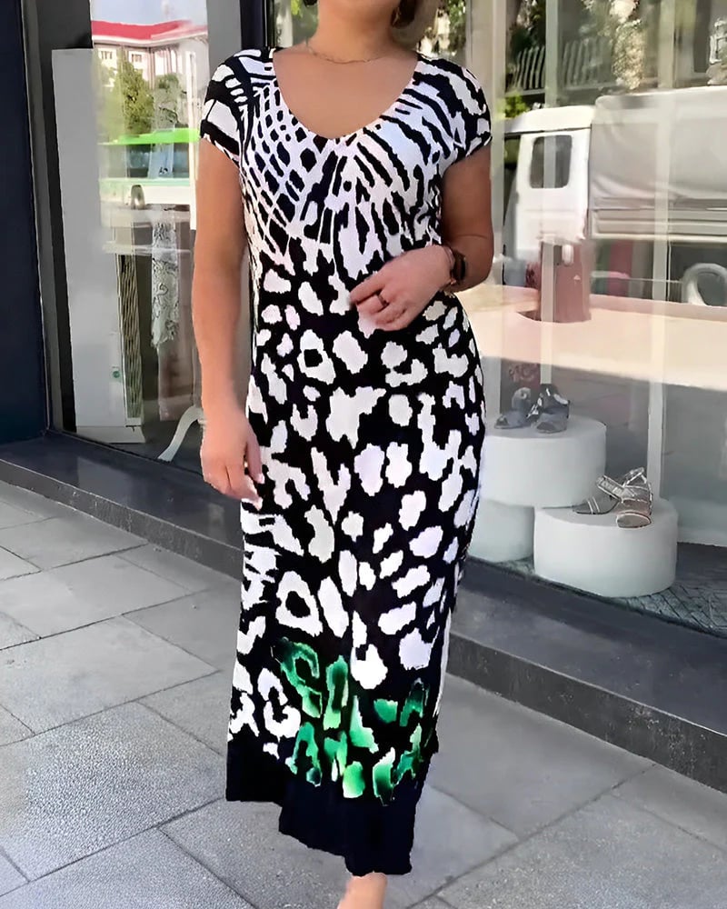 A casual women’s dress with a printed design and short sleeves